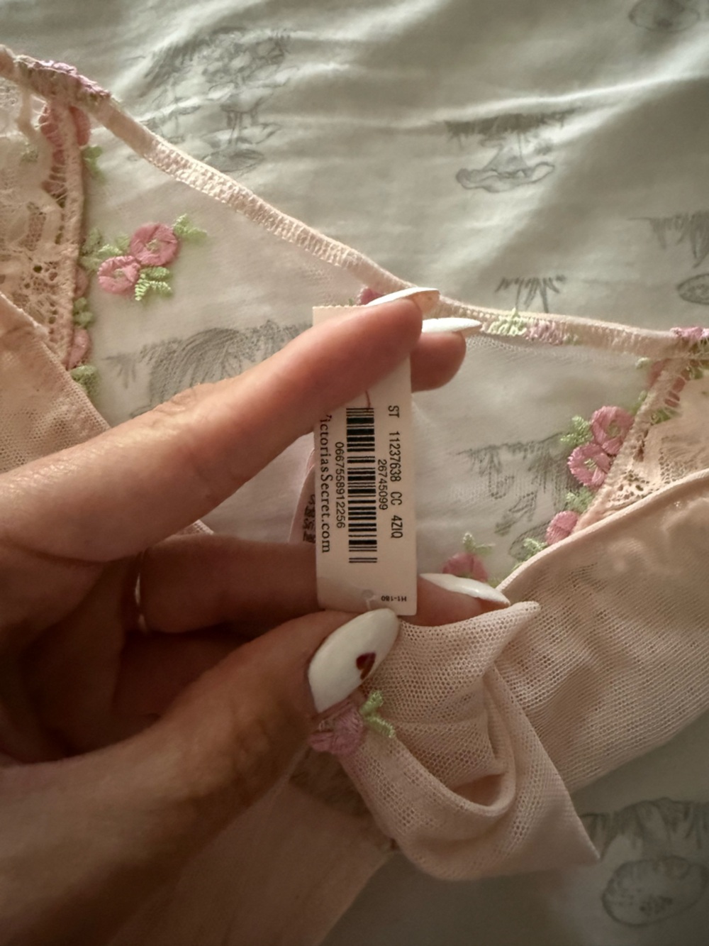 Victoria's Secret Dream Angels Rosebud Embroidery Mesh Thong Panty NWT - Picture 5 of 6